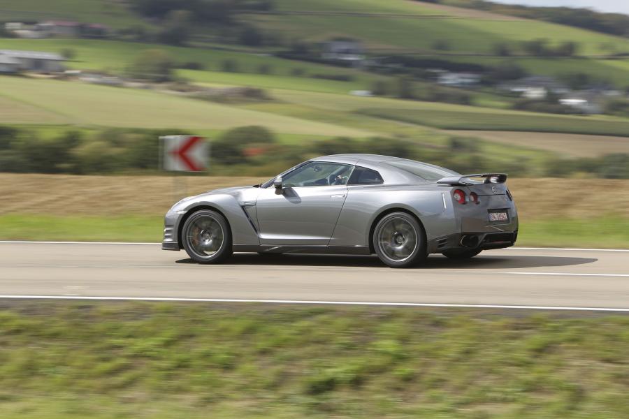  Nissan GT-R 2013 года  (EU) (фото 62 из 69)